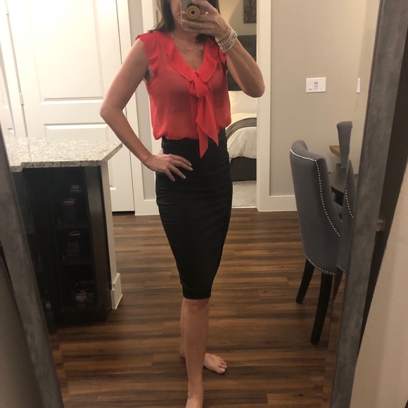 Forever 21 Tops - Forever 21  women’s sleeveless top pink work wear